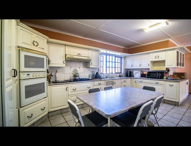 4 BEDROOM HOUSE FOR SALE IN DORCHESTER HEIGHTS